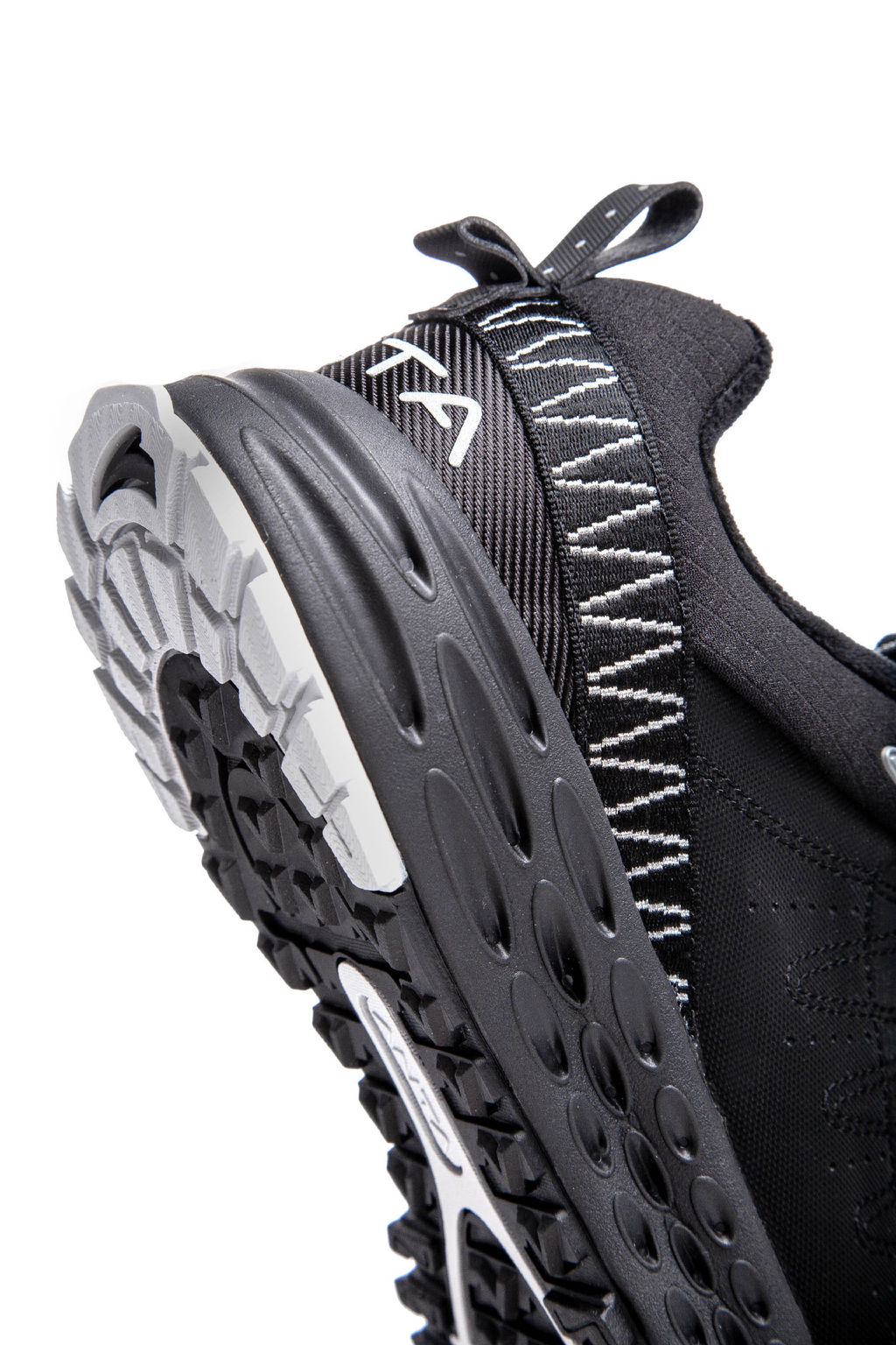 Кроссовки повседневные утепленные Черный WILD RUN FLEECE - Anta фото 8