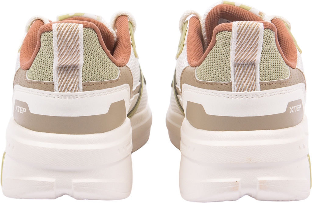 Кроссовки женские