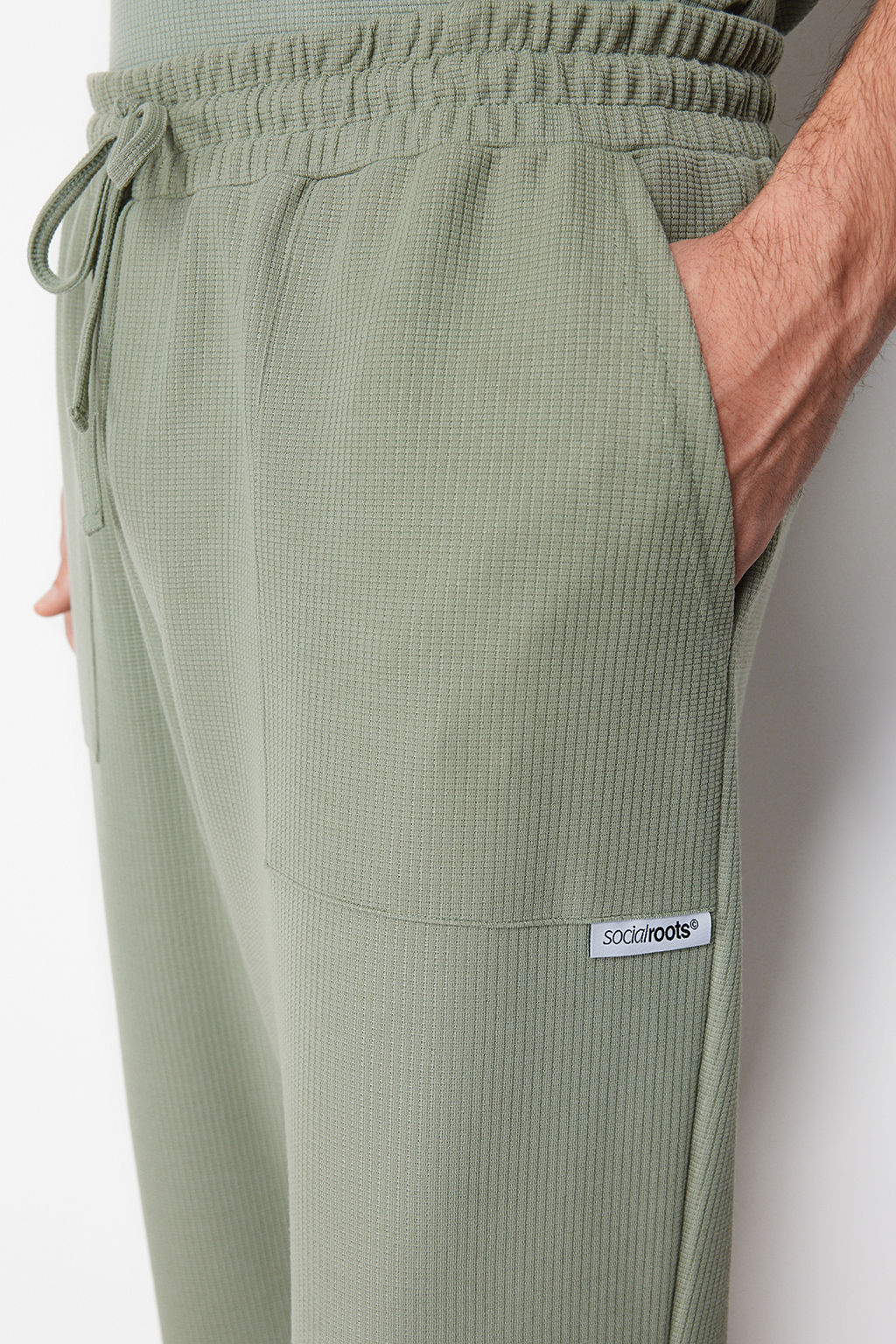 Mint Oversize/Genis Kesim Dokulu Genis Paca Etiketli Bol Esofman Alt? TMNSS24EA00005