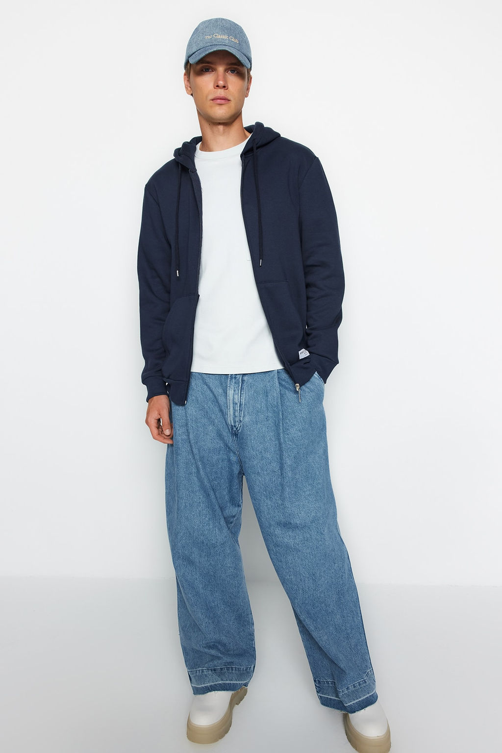 Lacivert Regular/Normal Kesim Fermuarl? Etiketli Ici Polar/S?cak Tutan Sweatshirt TMNAW23SW00172