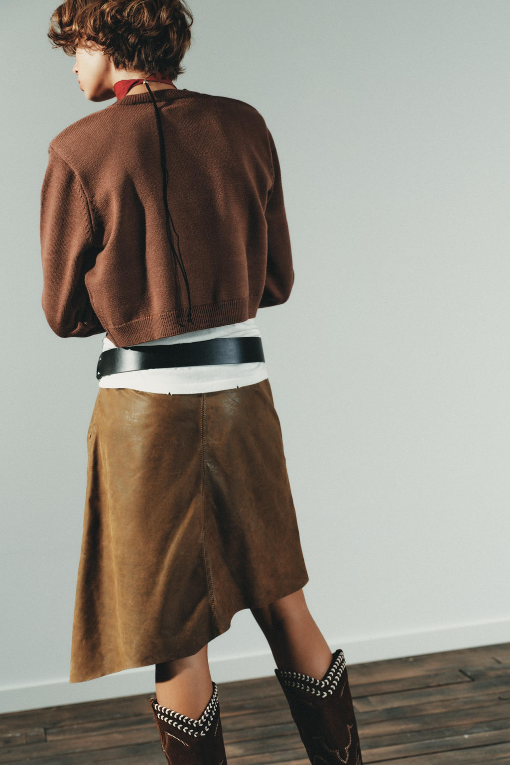 CROPPED KNIT SWEATER WITH SHOULDER PADS