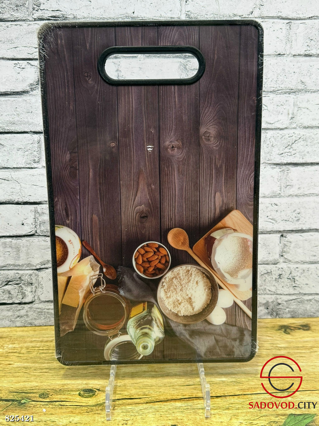 Разделочные доски 35 см и 25 см.