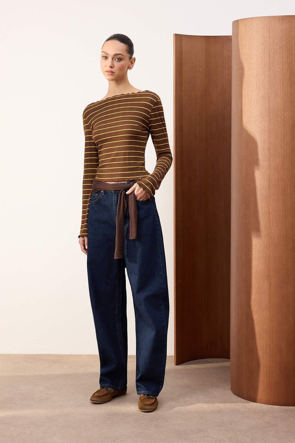 Wardrobe Essentials-Kahverengi Cizgili Fitted/Vucuda Oturan Orme Bluz TWOSS26BZ00176