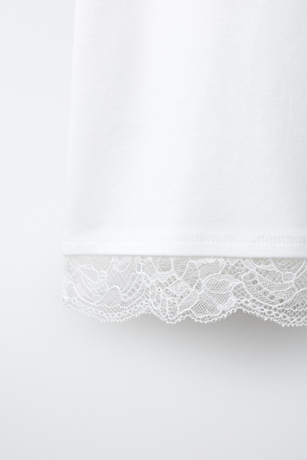 CAMISETA TACHAS BAJO LACE / Blanco - Zara фото 4