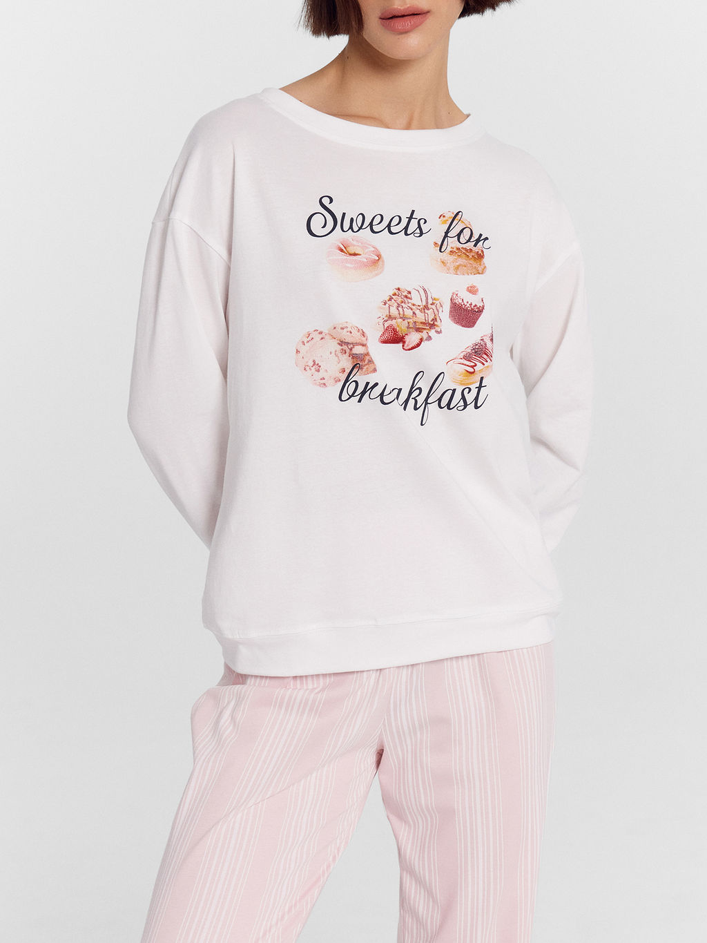 Пижама женская розовая с надписью Sweets for breakfast белый +белая полоска на нежно -розовом 592422 - Mark formelle фото 7