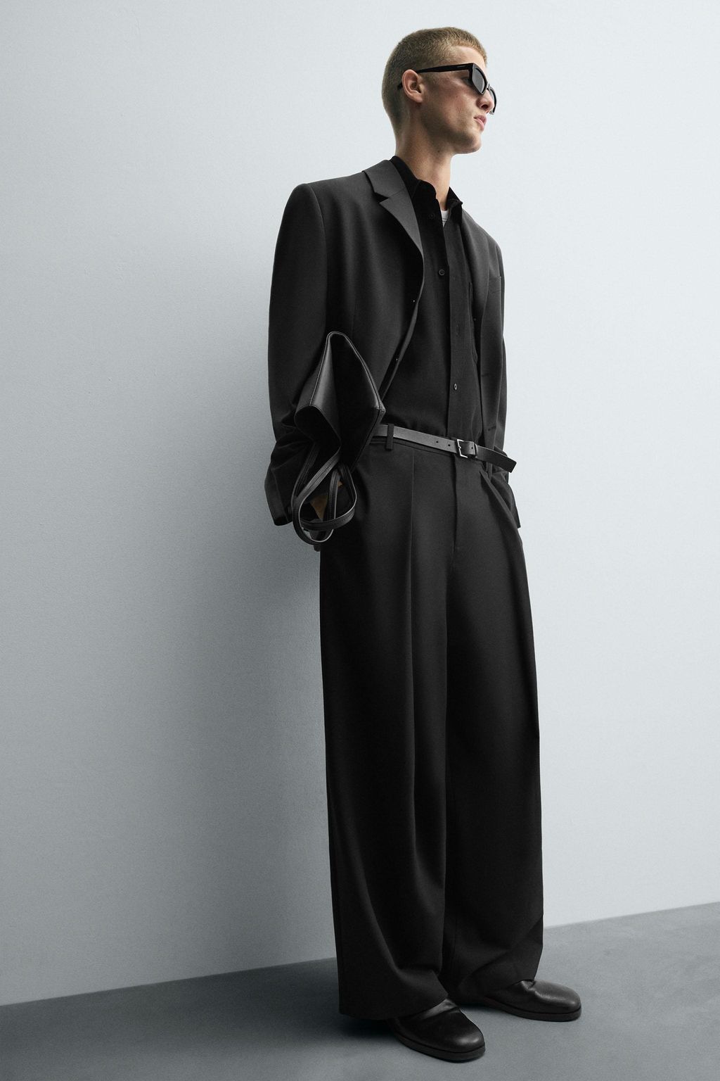 PINSTRIPED PLEATED TROUSERS - Zara фото 17