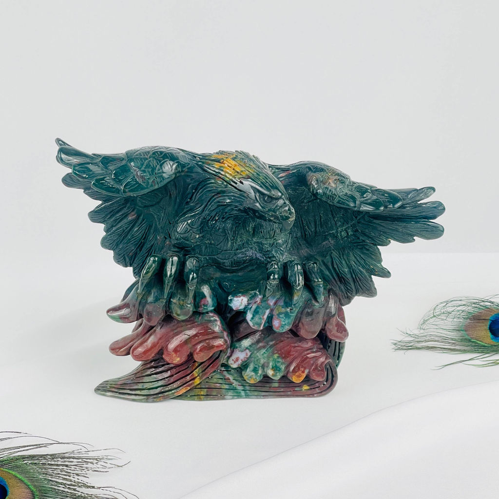Статуэтка резная "Орёл" из Яшмы "Гелиотроп"