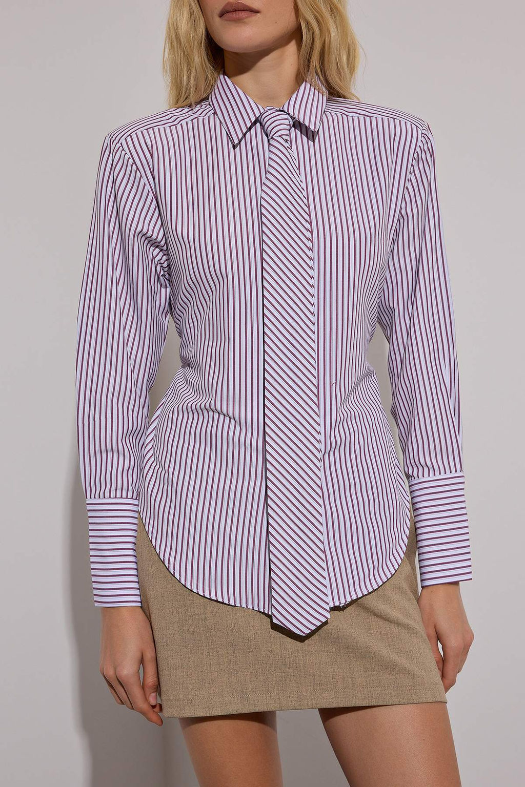 Kahverengi Limited Edition Kravat Detayl? Fitted Gomlek TWOAW26GO00047 - Trendyolmilla фото 3