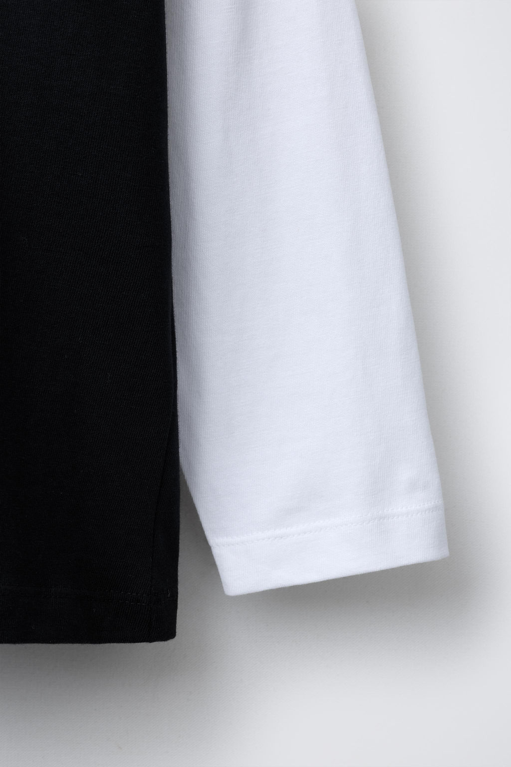 DOUBLE SLEEVE GRAFFITI T-SHIRT - Zara фото 4