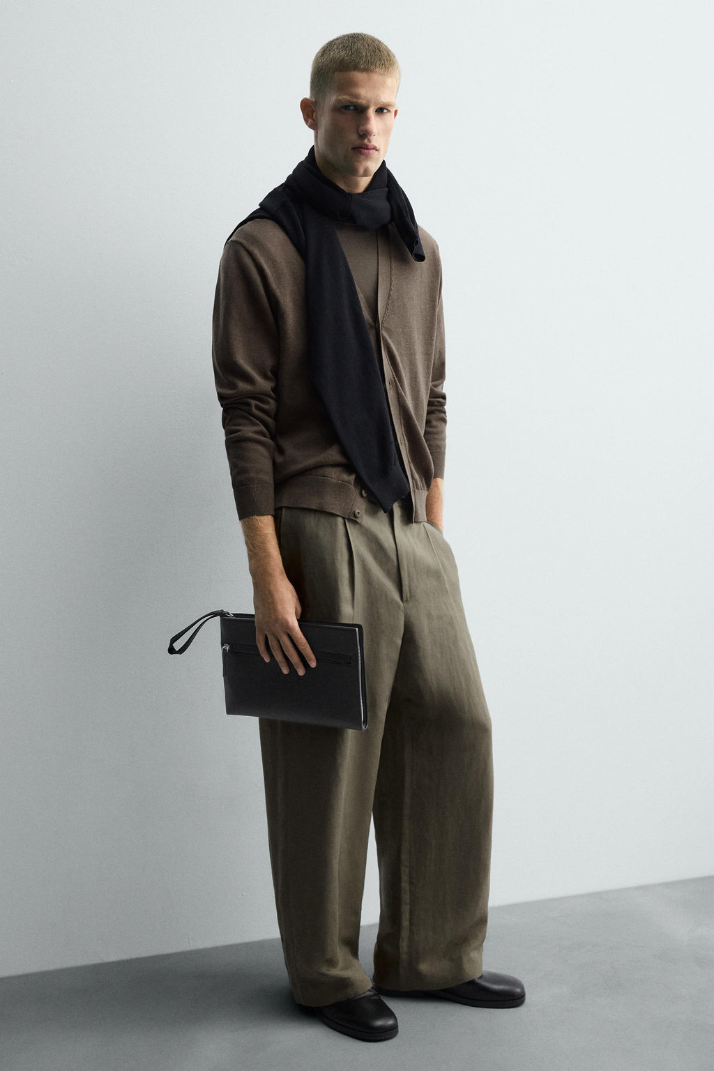 PLAIN CLUTCH - Zara фото 8