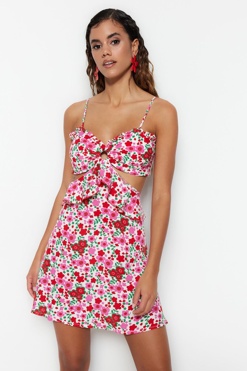 TRENDYOLMILLA Cicek Desenli Mini Dokuma Cut Out/Pencere Plaj Elbisesi TBESS21EL1054