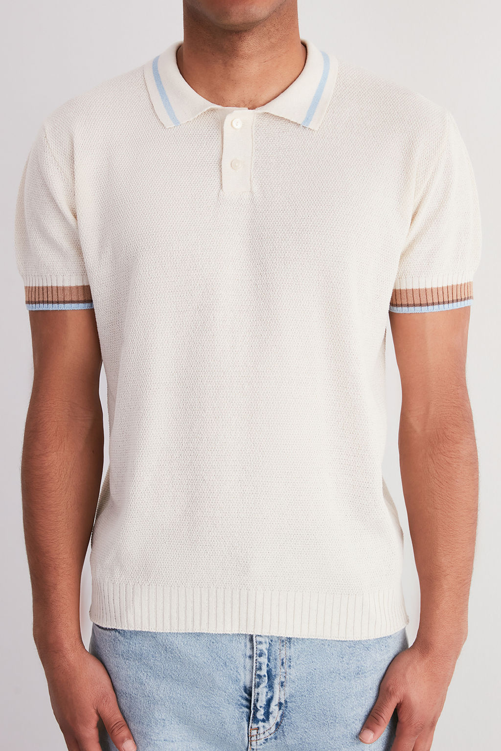 Ekru Regular Fit Cizgi Detayl? Dokulu Triko Polo Yaka T-Shirt TMNSS24PO00002