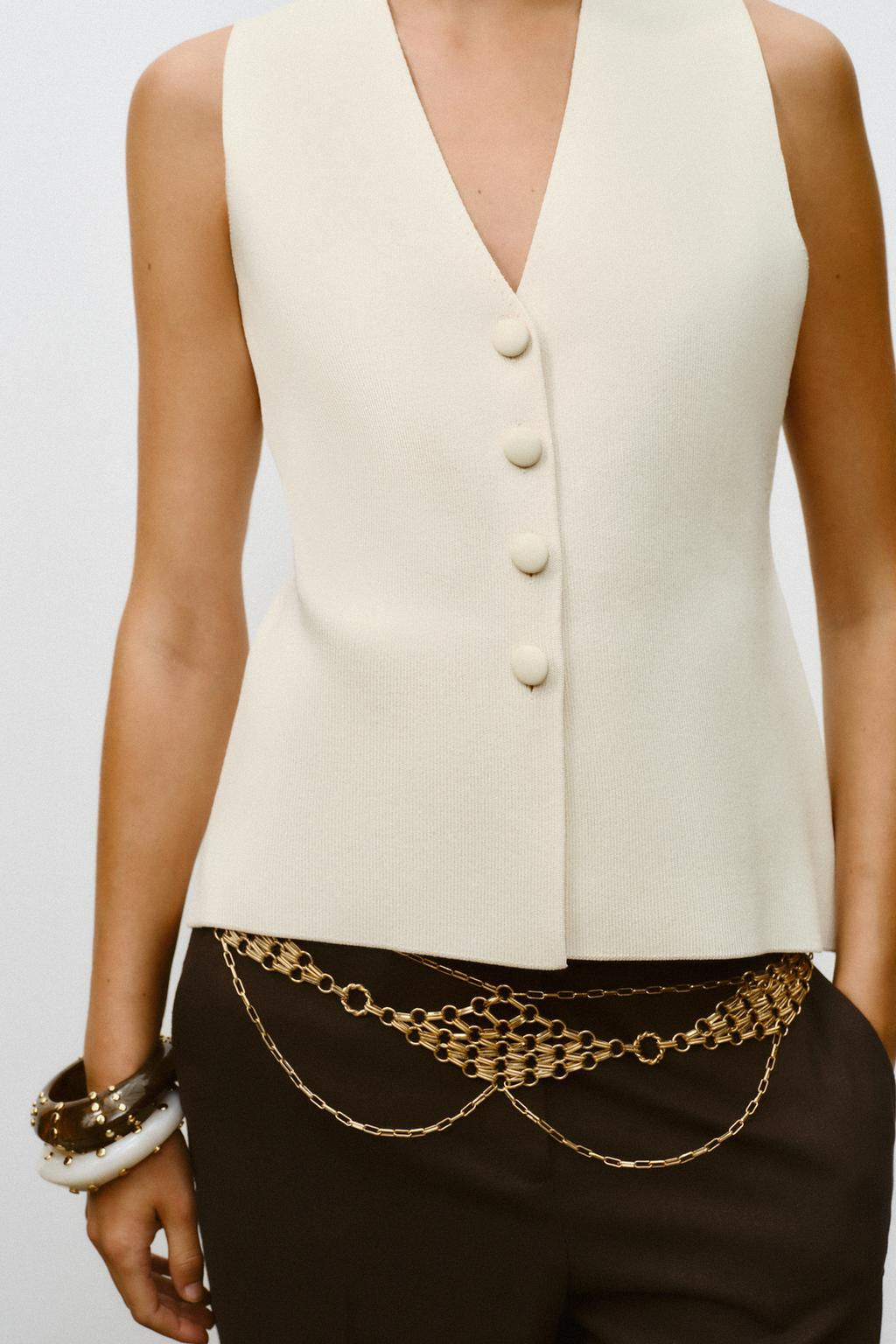 BUTTONED KNIT WAISTCOAT WITH COVERED BUTTONS - Zara фото 3