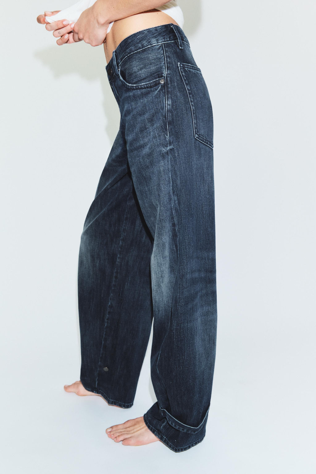 TRF BALLOON MID-WAIST JEANS WITH BELT LOOPS - Zara фото 13