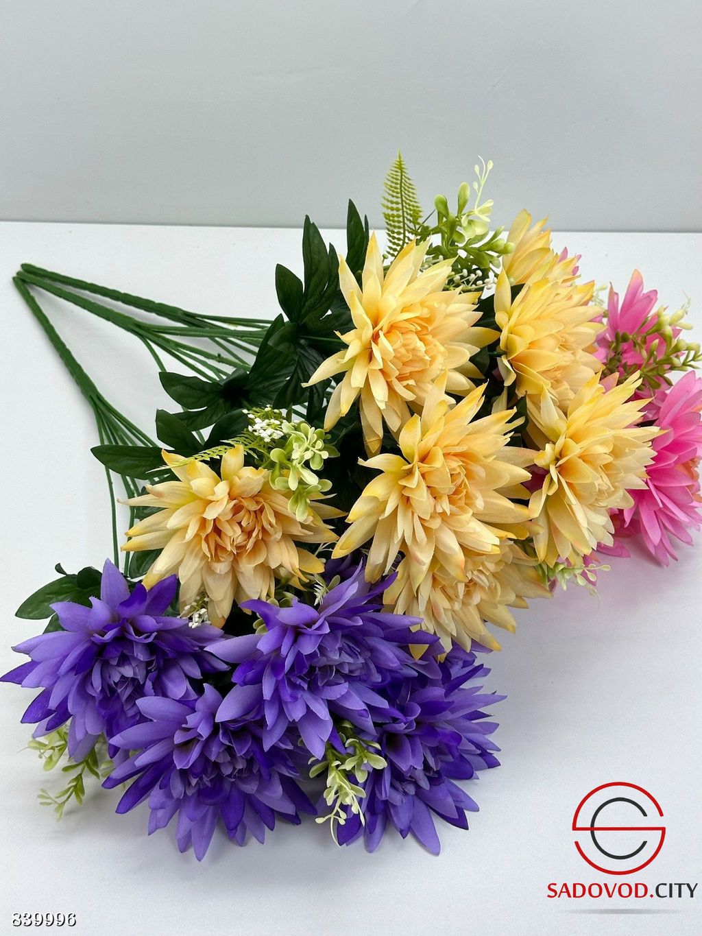 Искусственные цветы, 65 см.