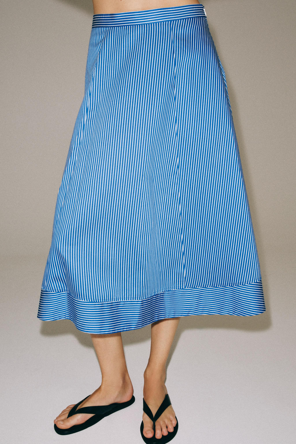 FALDA CAPA RAYAS ZW COLLECTION / Azul / Blanco - Zara фото 2