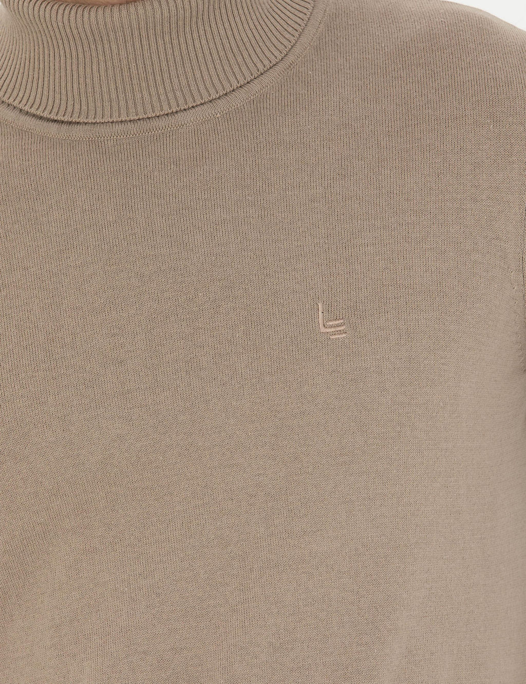 Базовый трикотажный свитер светло-коричневого цвета с водолазкой узкого кроя - Cacharel фото 7