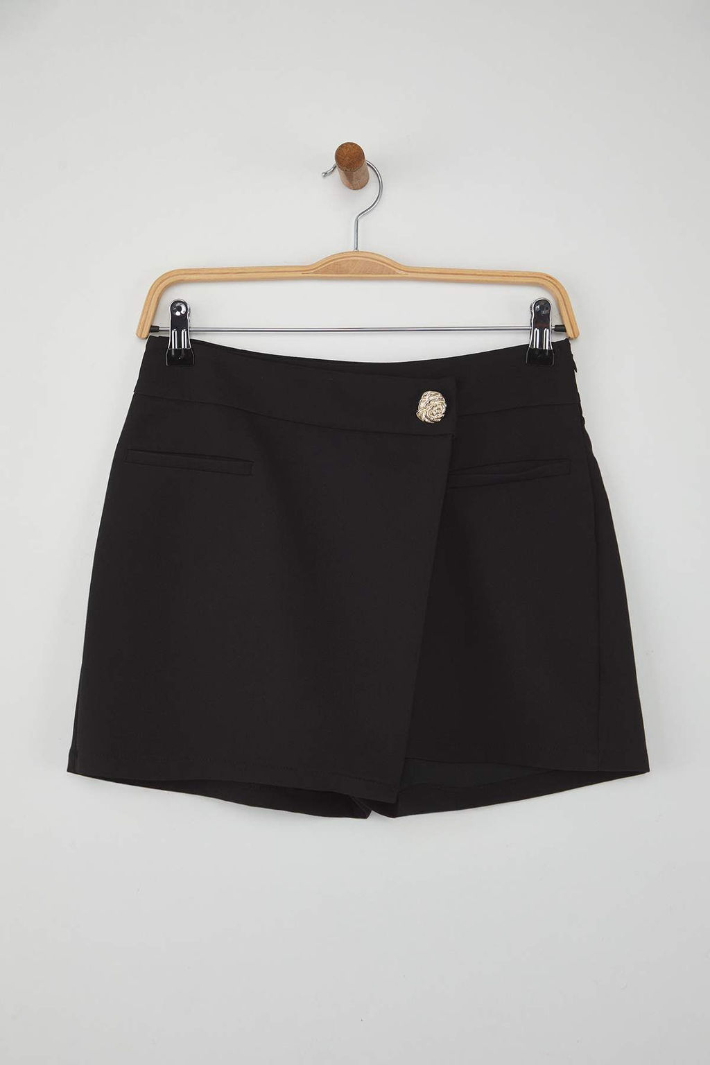 Koyu Kahverengi Dugme Detayl? Mini Sort Etek Sort & Bermuda TWOAW26SR00027