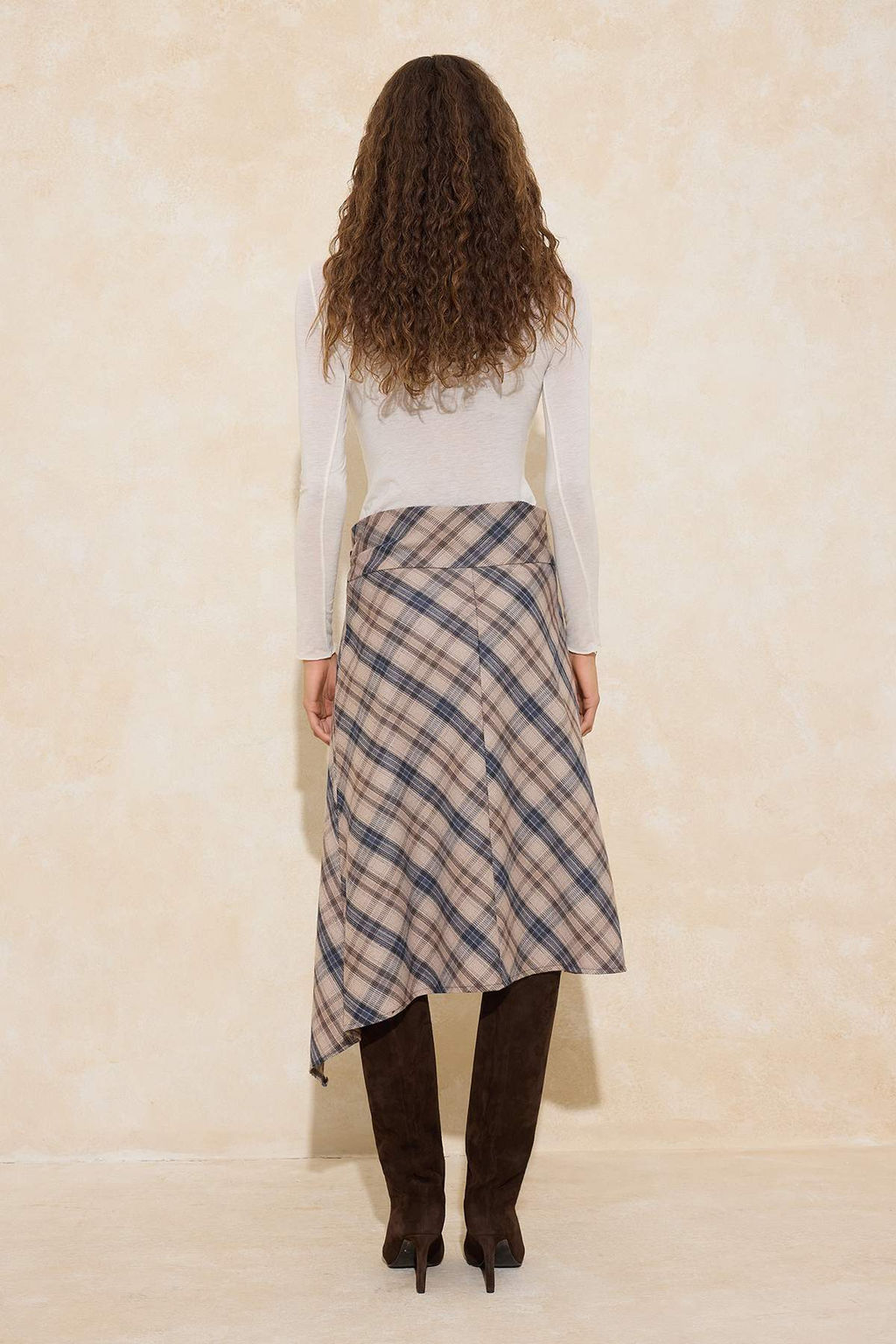 Bej-Cok Renkli Ekose Asimetrik Kesim Dugme Detayl? Etek TWOAW26ET00173 - Trendyolmilla фото 9