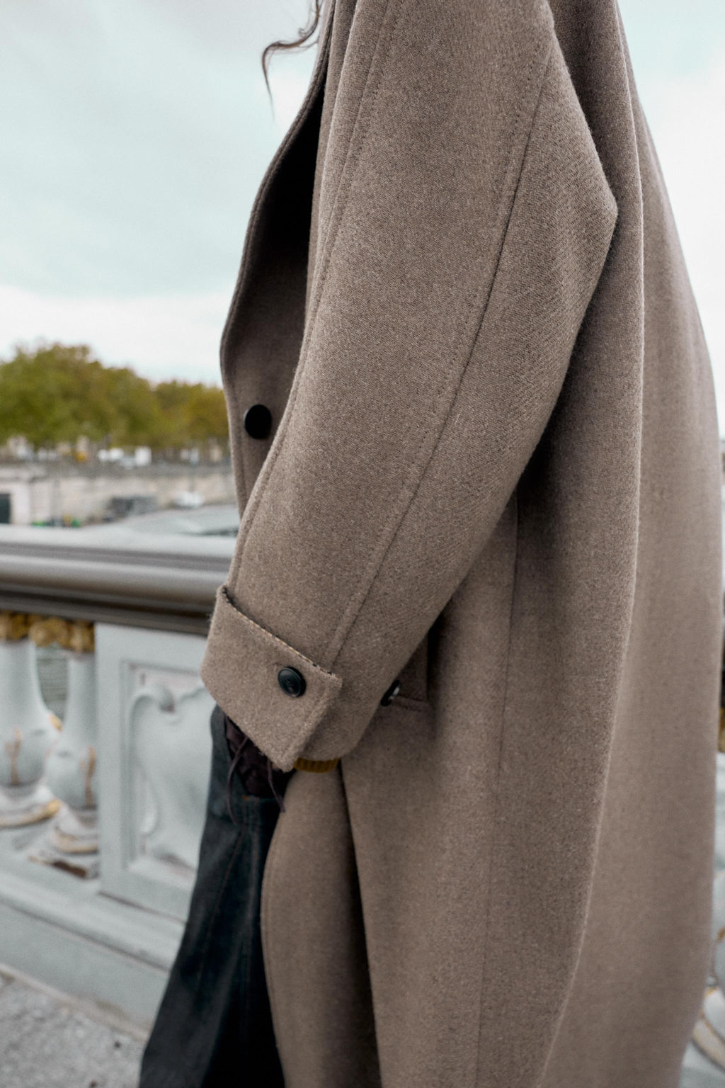 OVERSIZED COAT WITH WOOL AND CONTRAST CUFFS - Zara фото 5