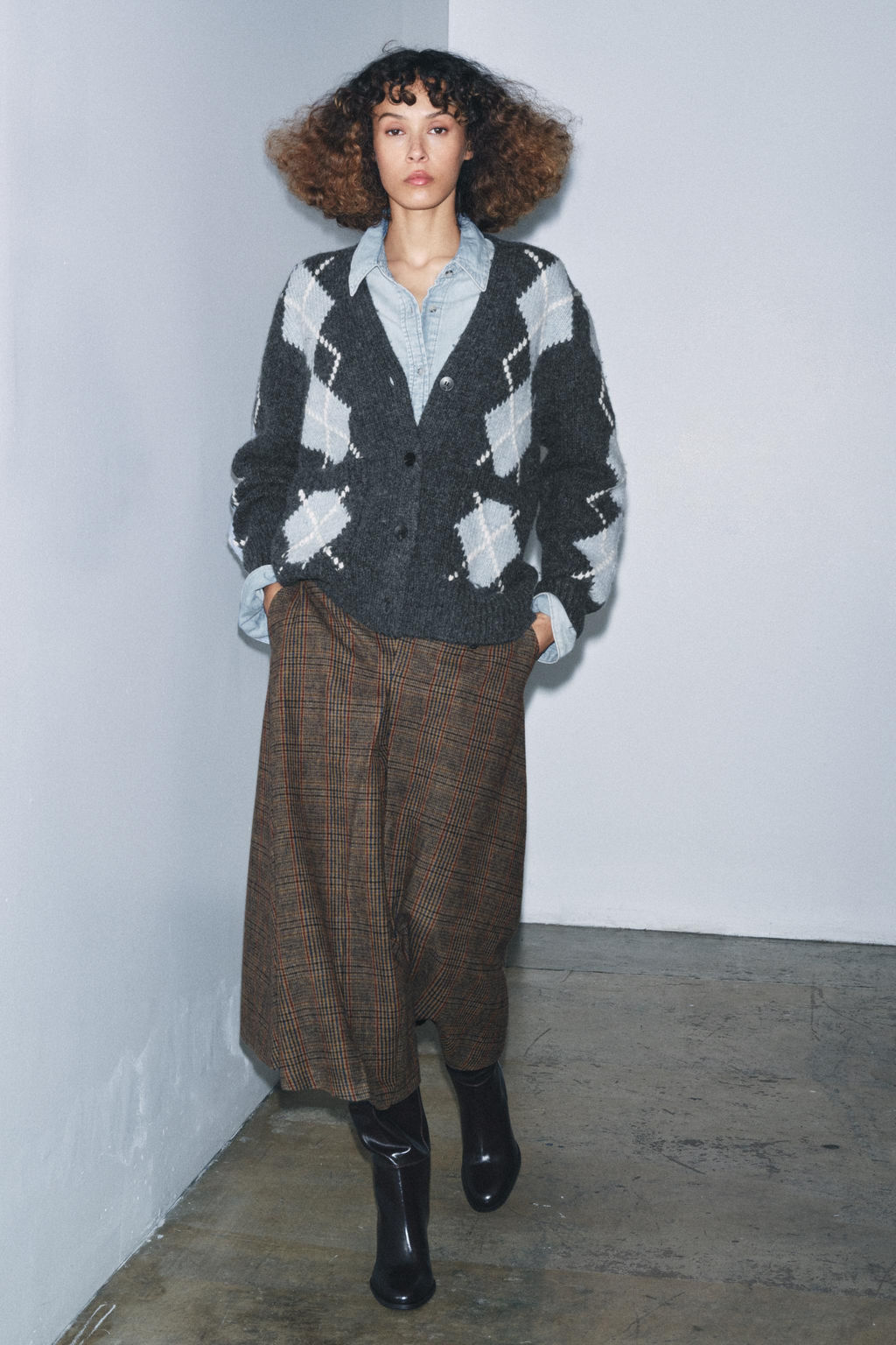 100% WOOL ARGYLE CARDIGAN