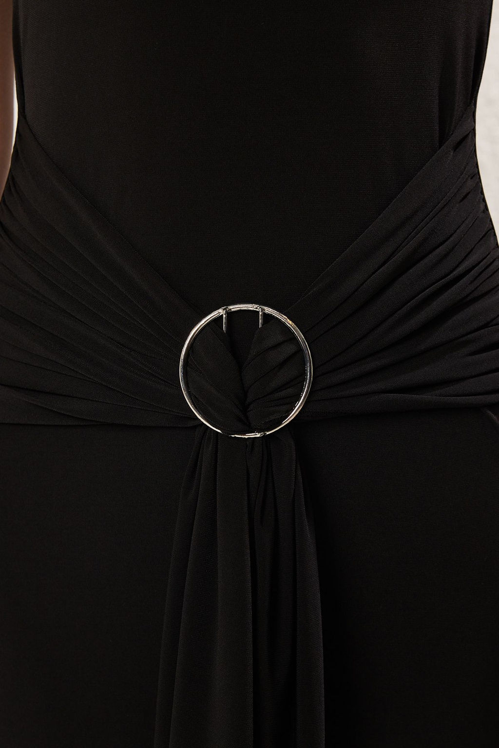 Siyah Duz Maxi Aksesuar Detayl? Esnek Orme Elbise TWOSS25EL00592