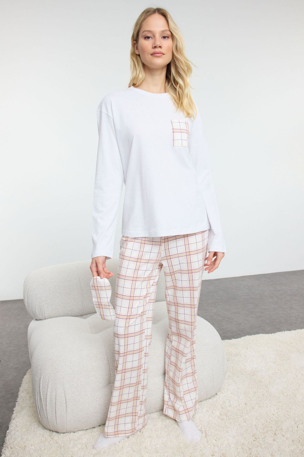 Beyaz-Cok Renkli Pamuklu Ekoseli Cep Detayl? Orme Pijama Tak?m? THMAW25PT00147