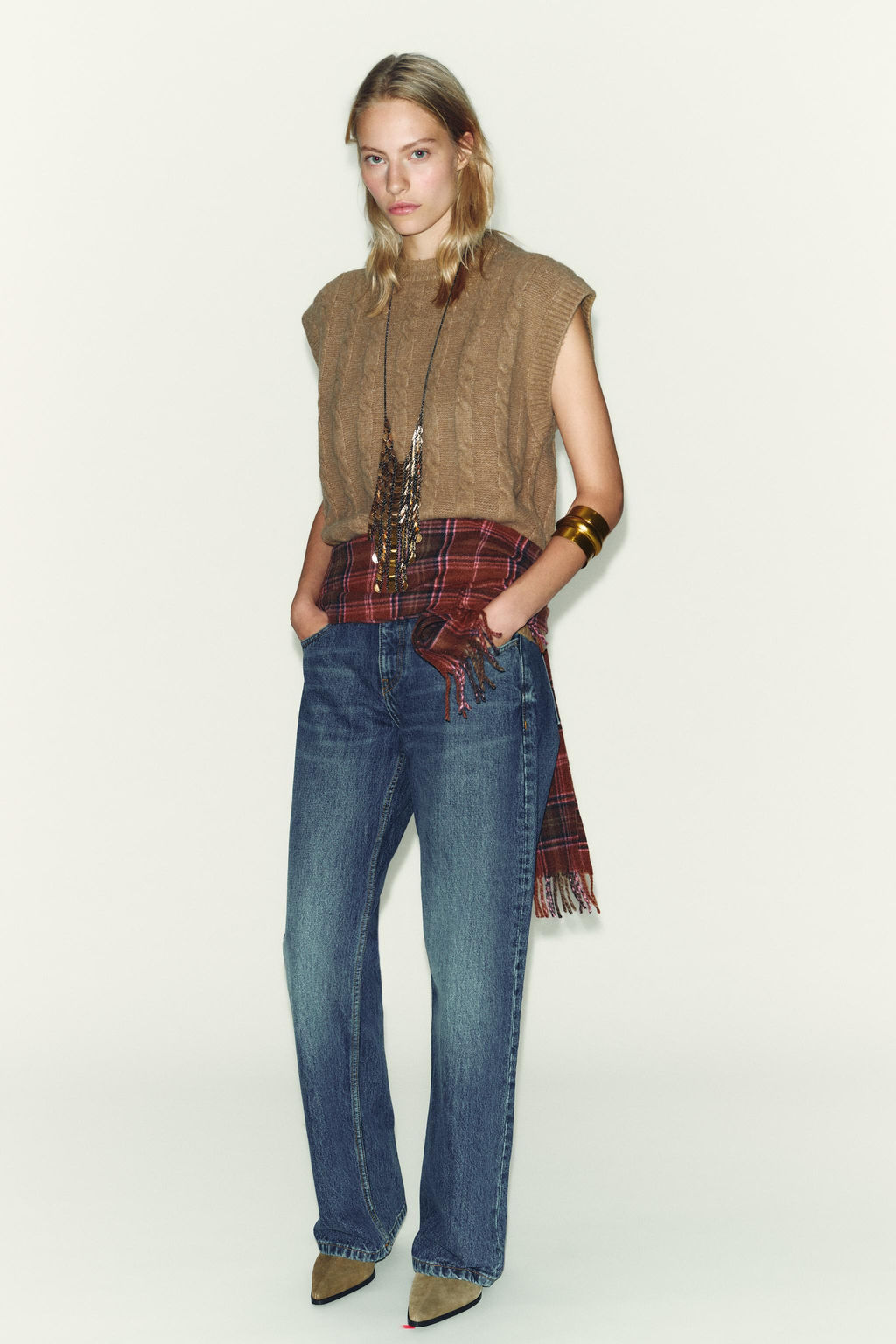 CABLE KNIT WAISTCOAT TOP