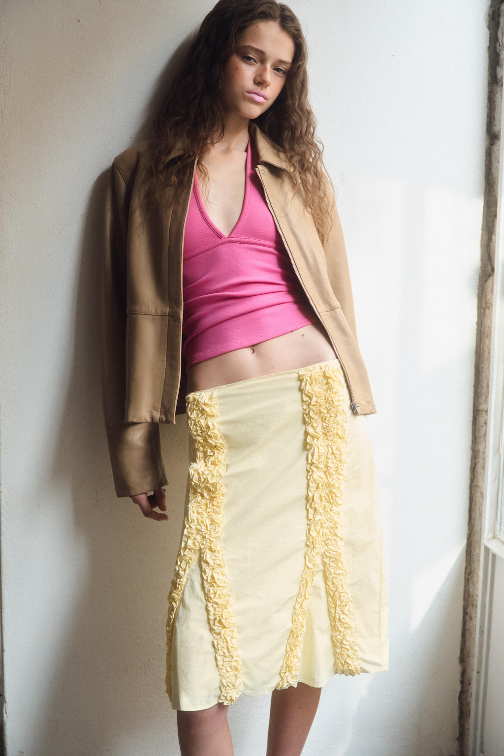 BLAZER ENTALLADA PIEL 100% / Piedra - Zara фото 2