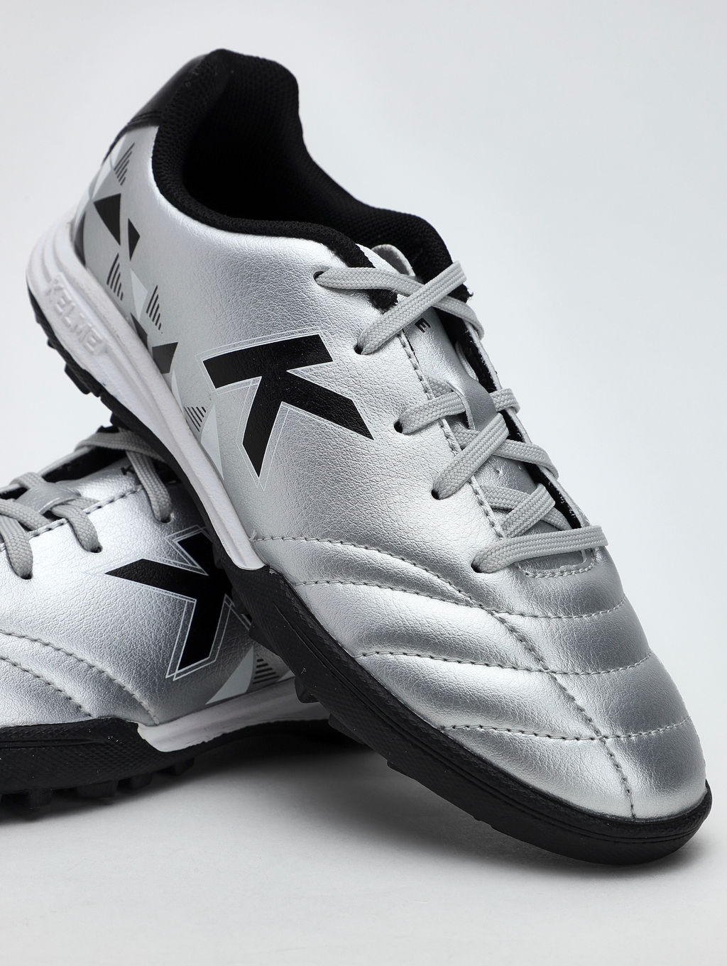 Детские шиповки KELME Childrens Football Shoes (TF) Silver