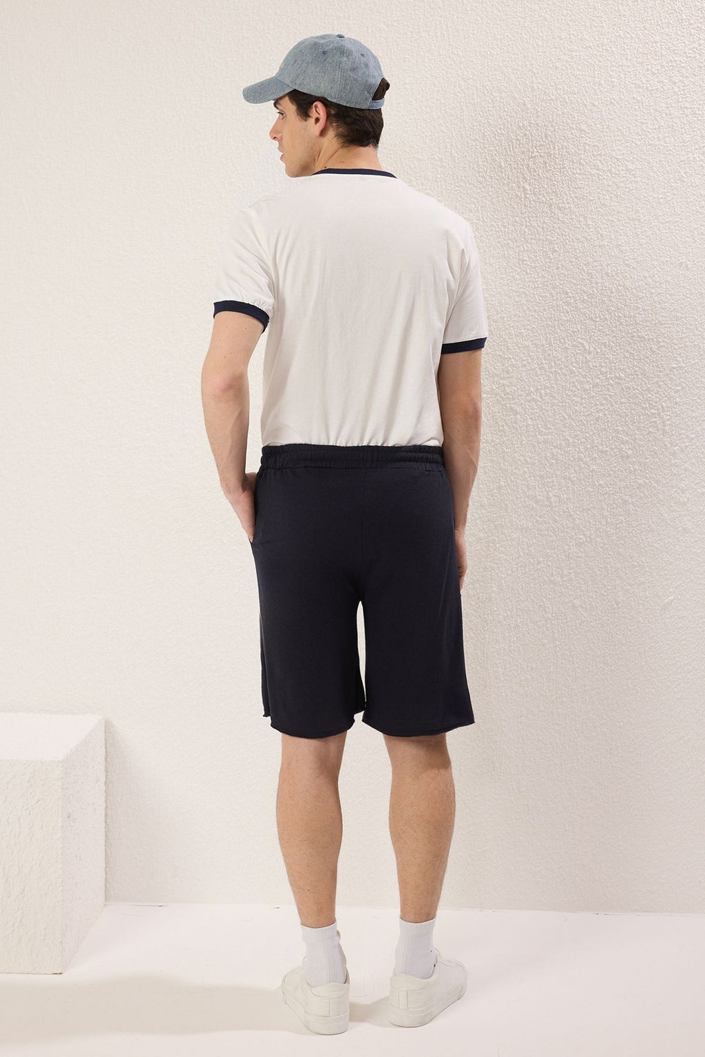 TRENDYOL MAN Lacivert Regular/Normal Kesim Dikis Detayl? Cepli Kal?n Sort TMNSS25SR00052 - Trendyolmilla фото 4