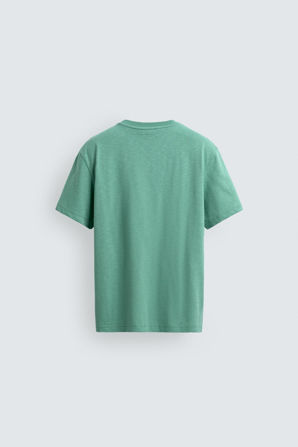 CAMISETA REGULAR FIT BOLSILLO PARCHE / Verde Menta