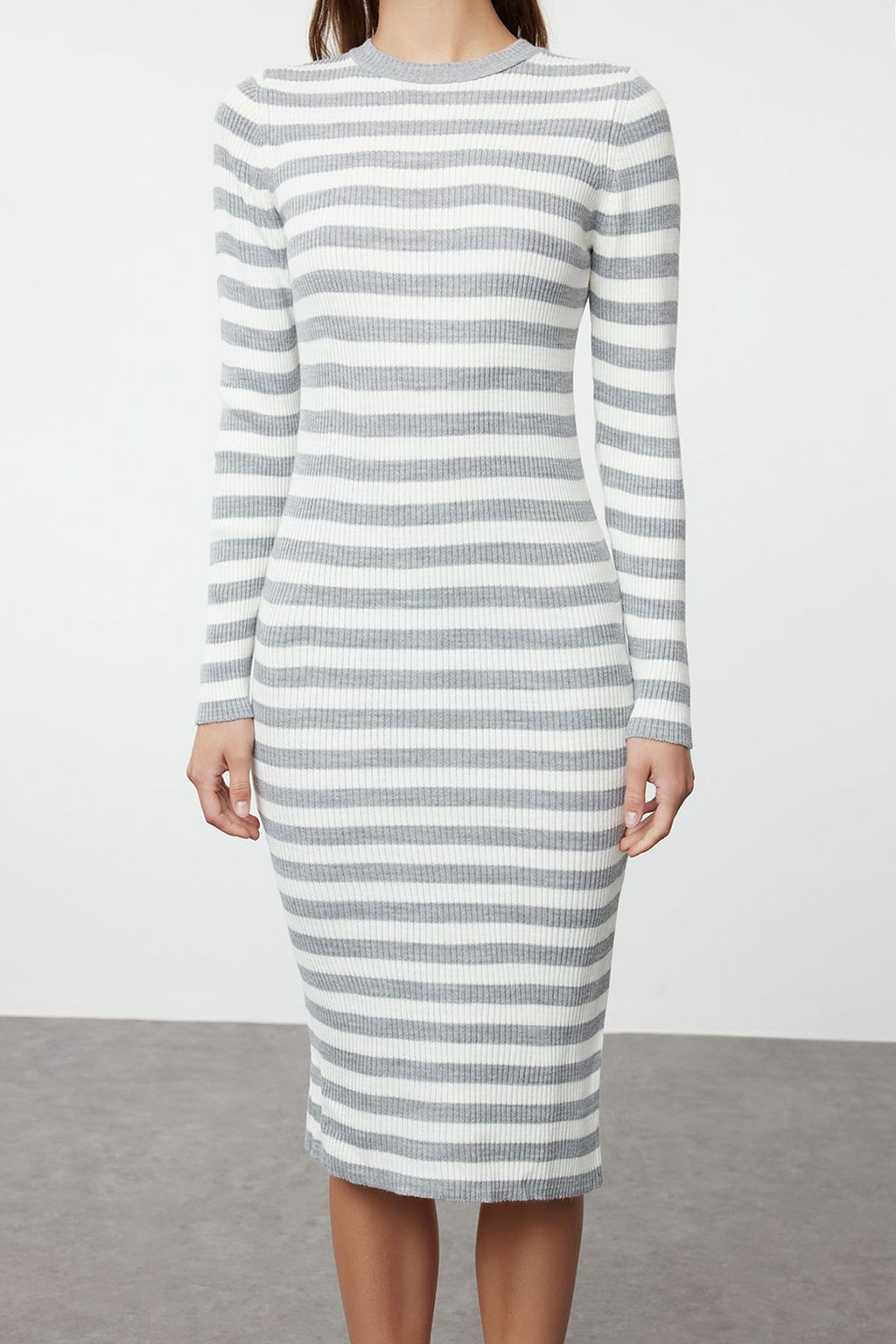 Gri Midi Triko Basic Cizgili Elbise TWOAW23EL00018 - Trendyolmilla фото 4