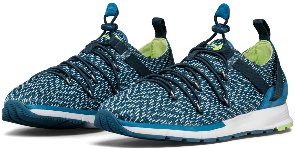 Кроссовки женские