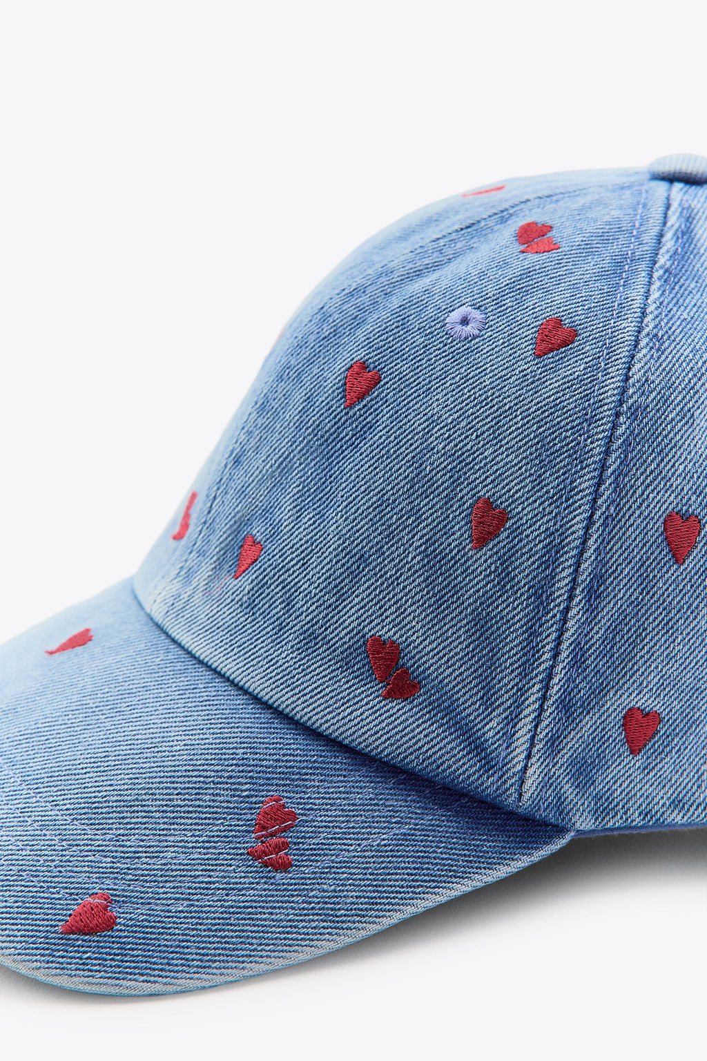 DENIM CAP WITH HEART EMBROIDERY
