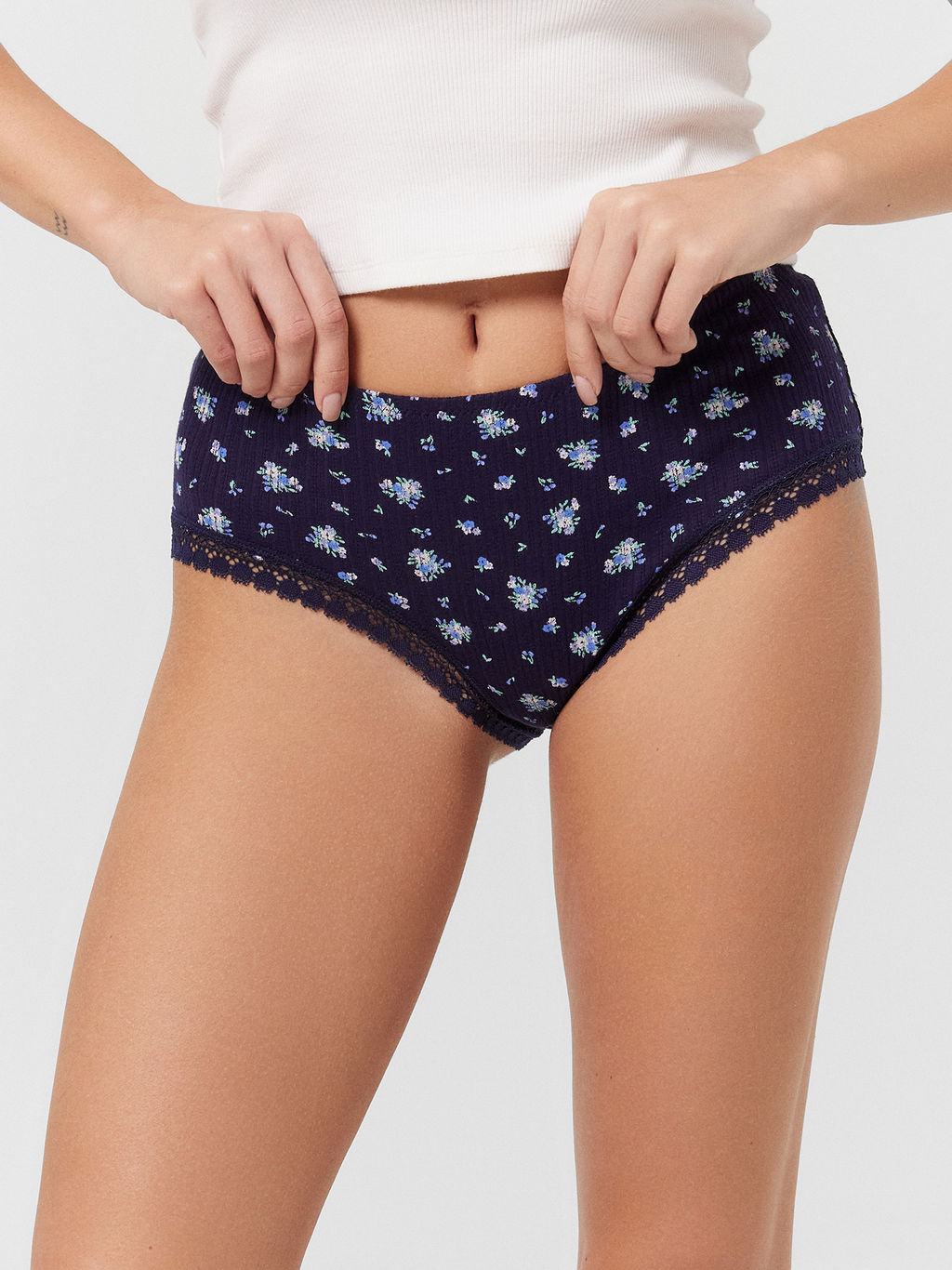 Цена за 2 штуки! Трусы женские шортики темно-синие с цветочками цветочки на т.синем 412611 - Mark formelle фото 2