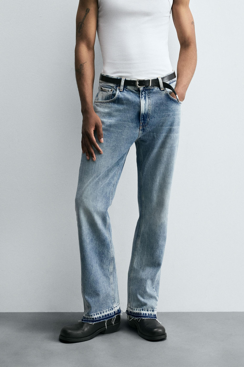 RIPPED FLARE FIT JEANS - Zara фото 15