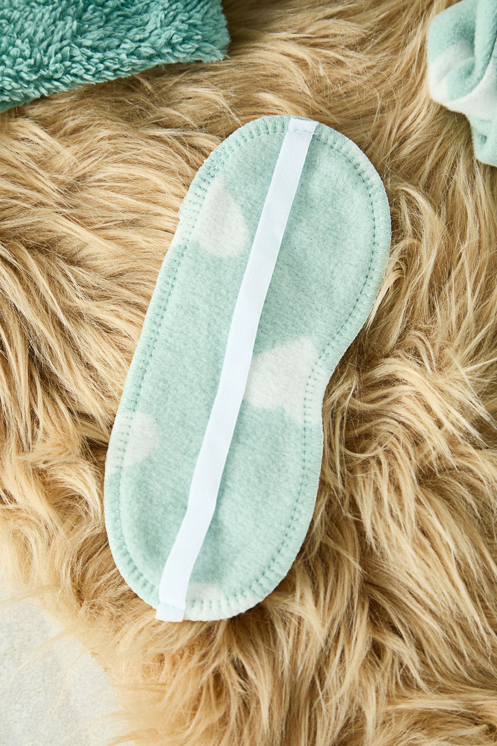 Trendyolmilla Bordo Kalpli Kedi Nak?sl? Uyku Bantl? Polar K?sl?k Orme Pijama Tak?m? THMAW21PT0669
