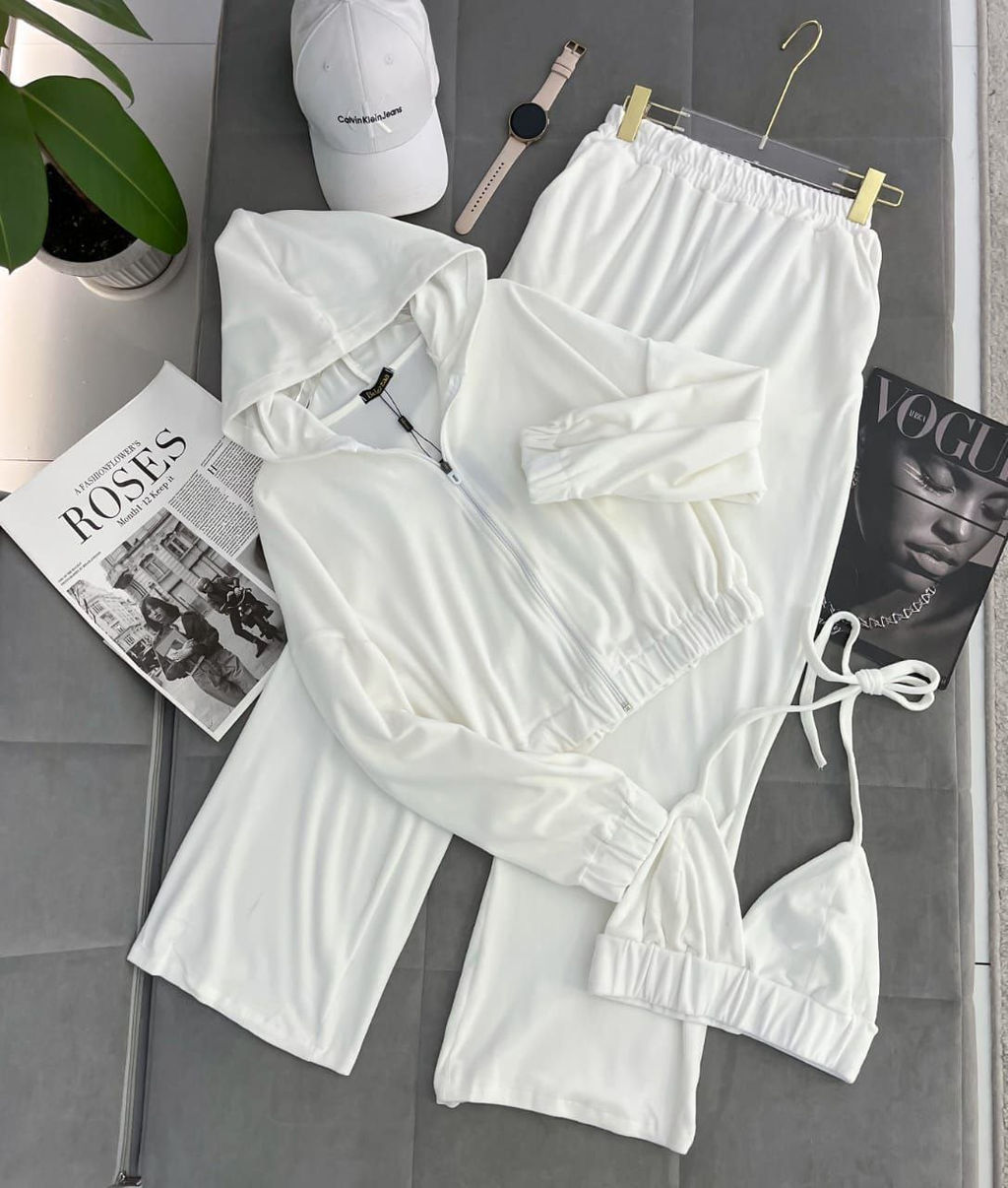 Костюм тройка