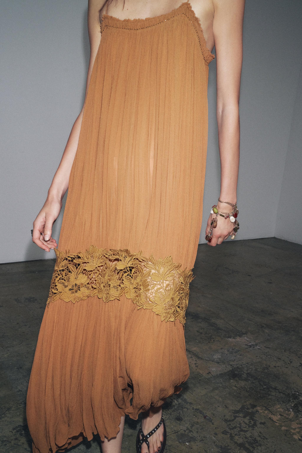 ZW COLLECTION CRINKLED EMBROIDERED DRESS - Zara фото 11