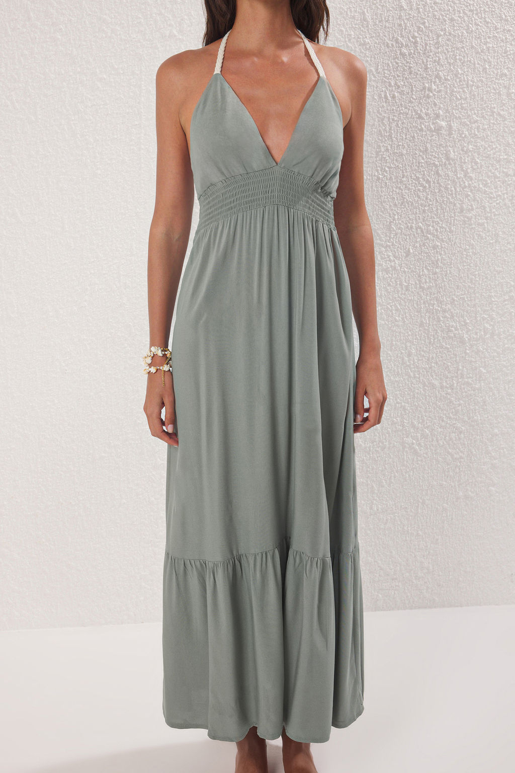 Haki Dokuma S?rt Dekolteli Maxi Plaj Elbise TBESS25EL00109