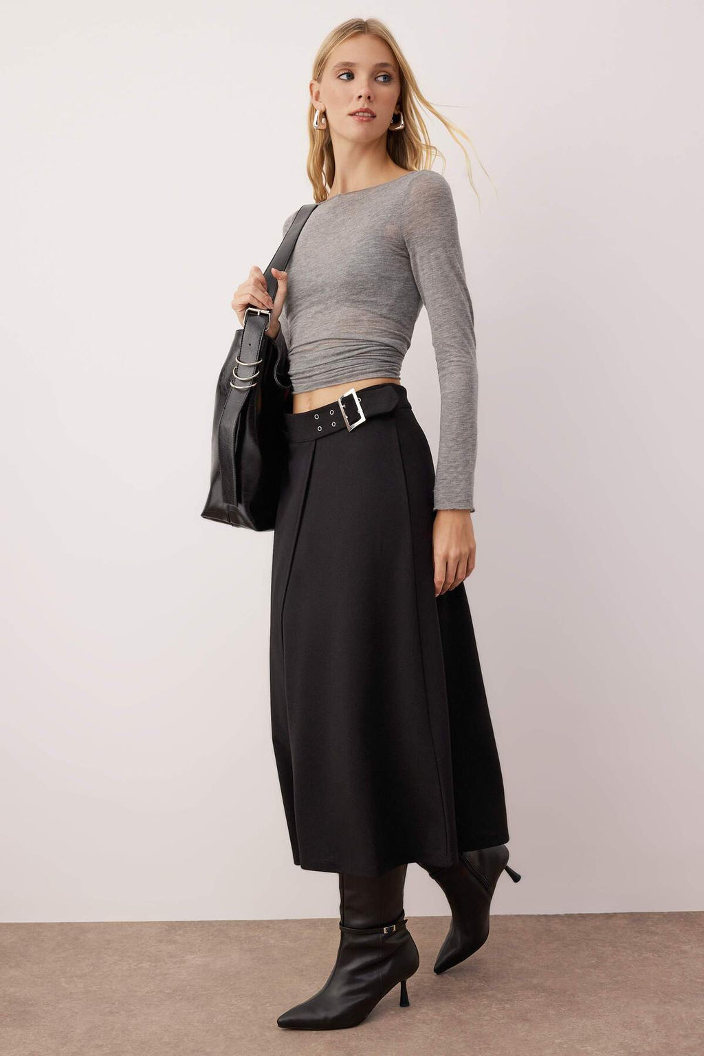 Siyah Kemer Detayl? Skater Esnek Krep Orme Etek TWOAW26ET00116 - Trendyolmilla фото 6