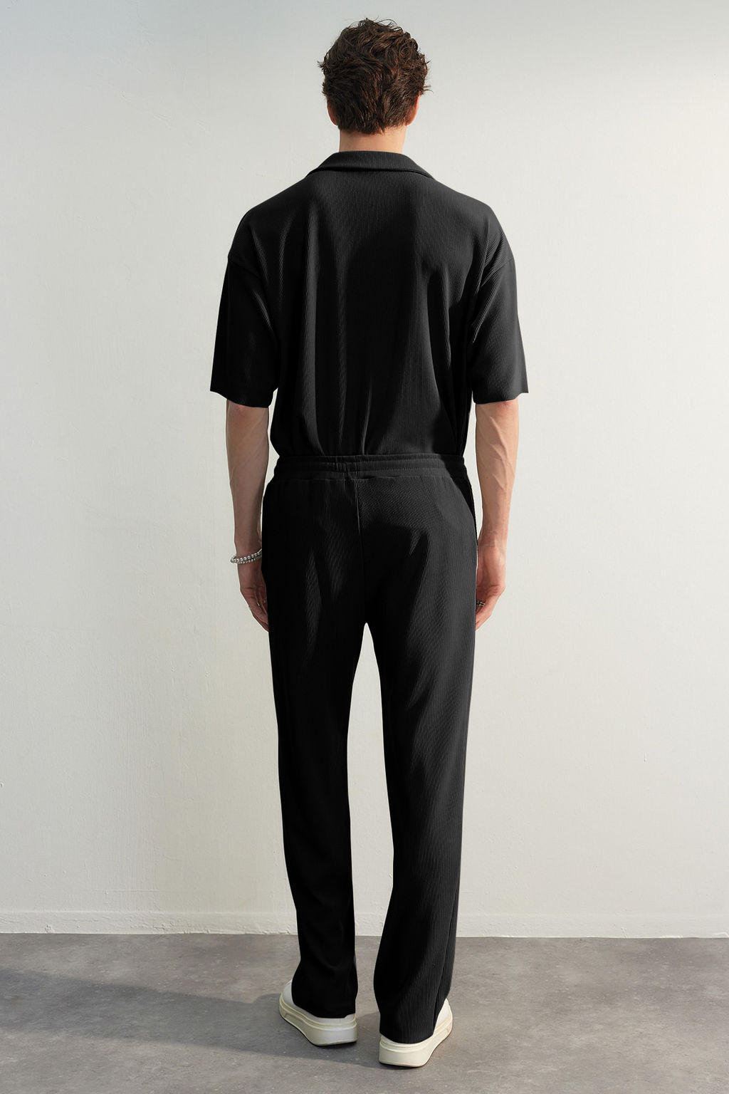 Siyah Straight Fit Dokulu Gizli Kordonlu Tek Parca Esofman Alt? TMNSS23EA00013