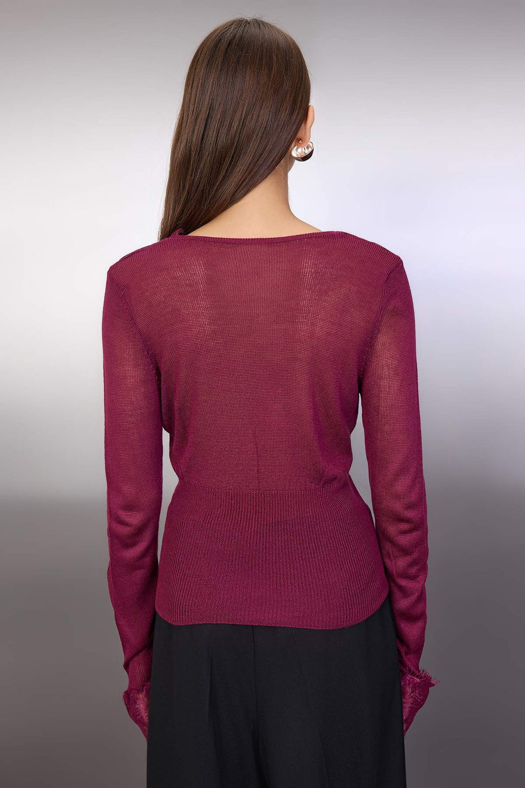 TRENDYOLMILLA Siyah Yaka Dantel Detayl? V Yaka Triko H?rka TWOSS25HI00009 фото 8