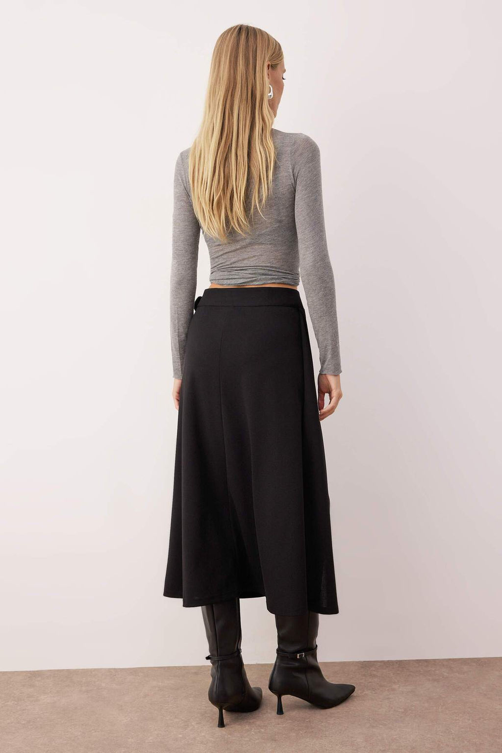 Siyah Kemer Detayl? Skater Esnek Krep Orme Etek TWOAW26ET00116 - Trendyolmilla фото 8