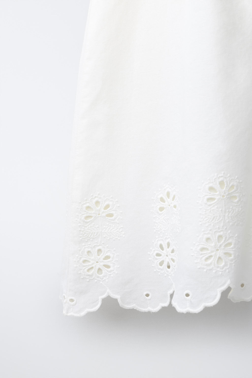 MONO CORTO CUELLO BOBO BORDADOS / Blanco roto
