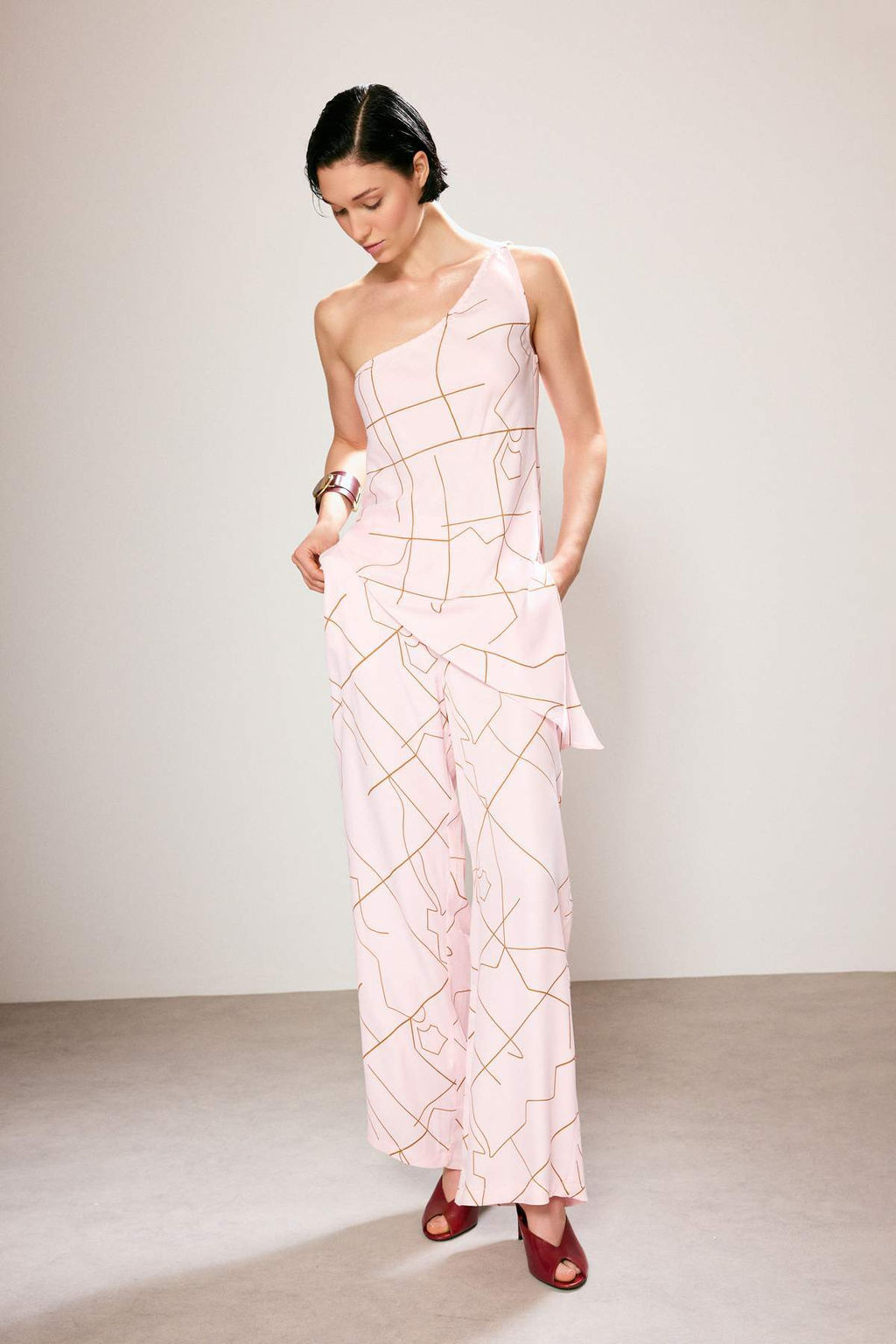 Trendyol Studio Pembe Desenli Arka Beli Lastikli Saten Pantolon TWOSS26PL0013