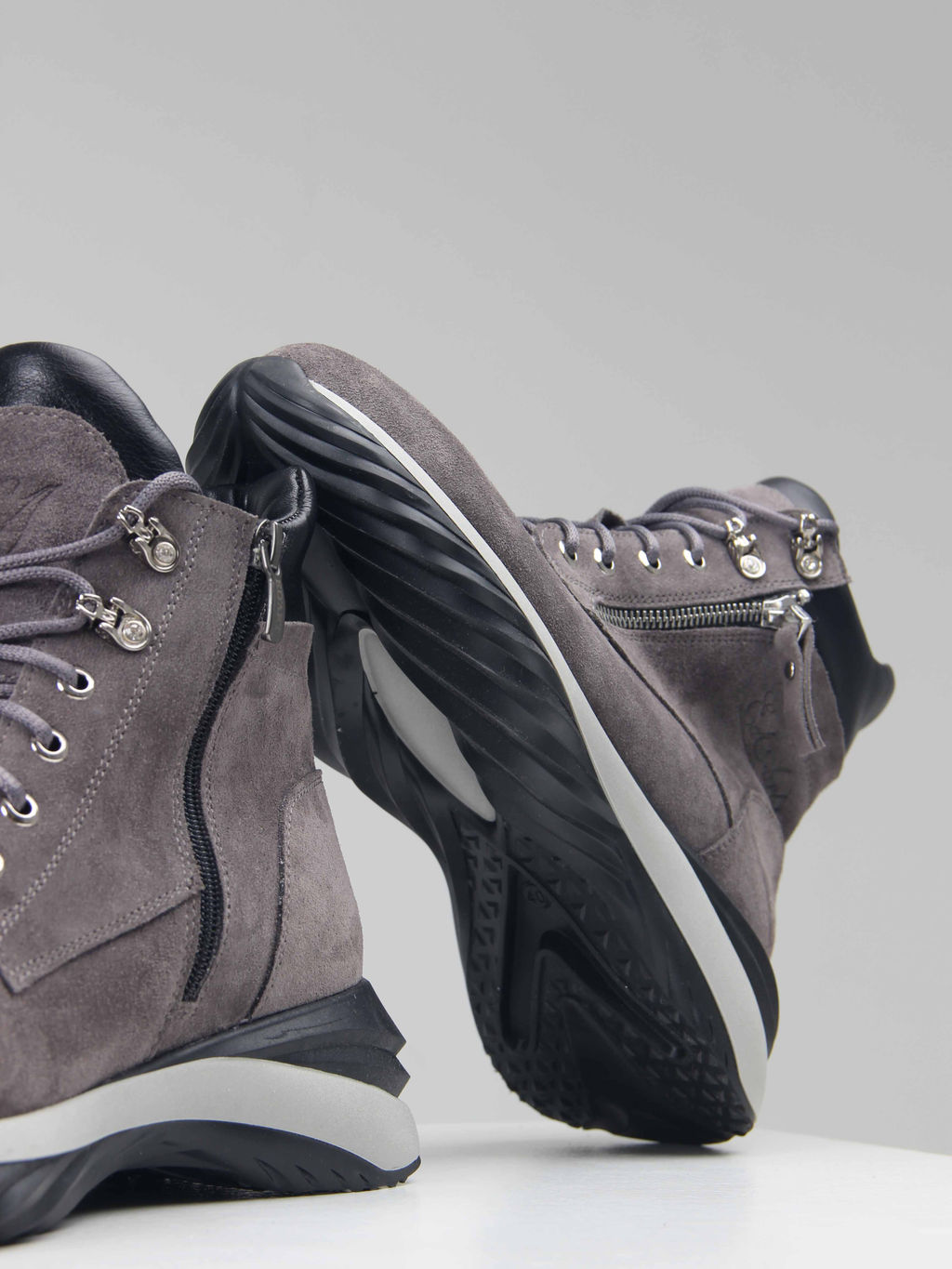 Ботинки 261.uno2bl. серый замок замша/Байка