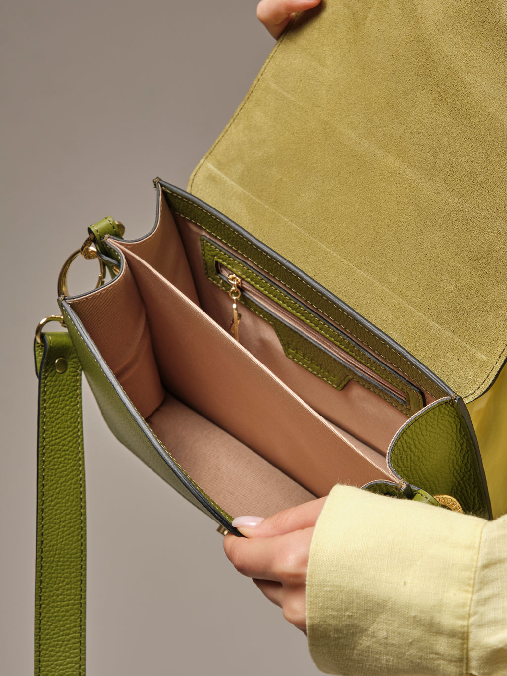 Сумка через плечо Deboro 30574 зеленый бамбук