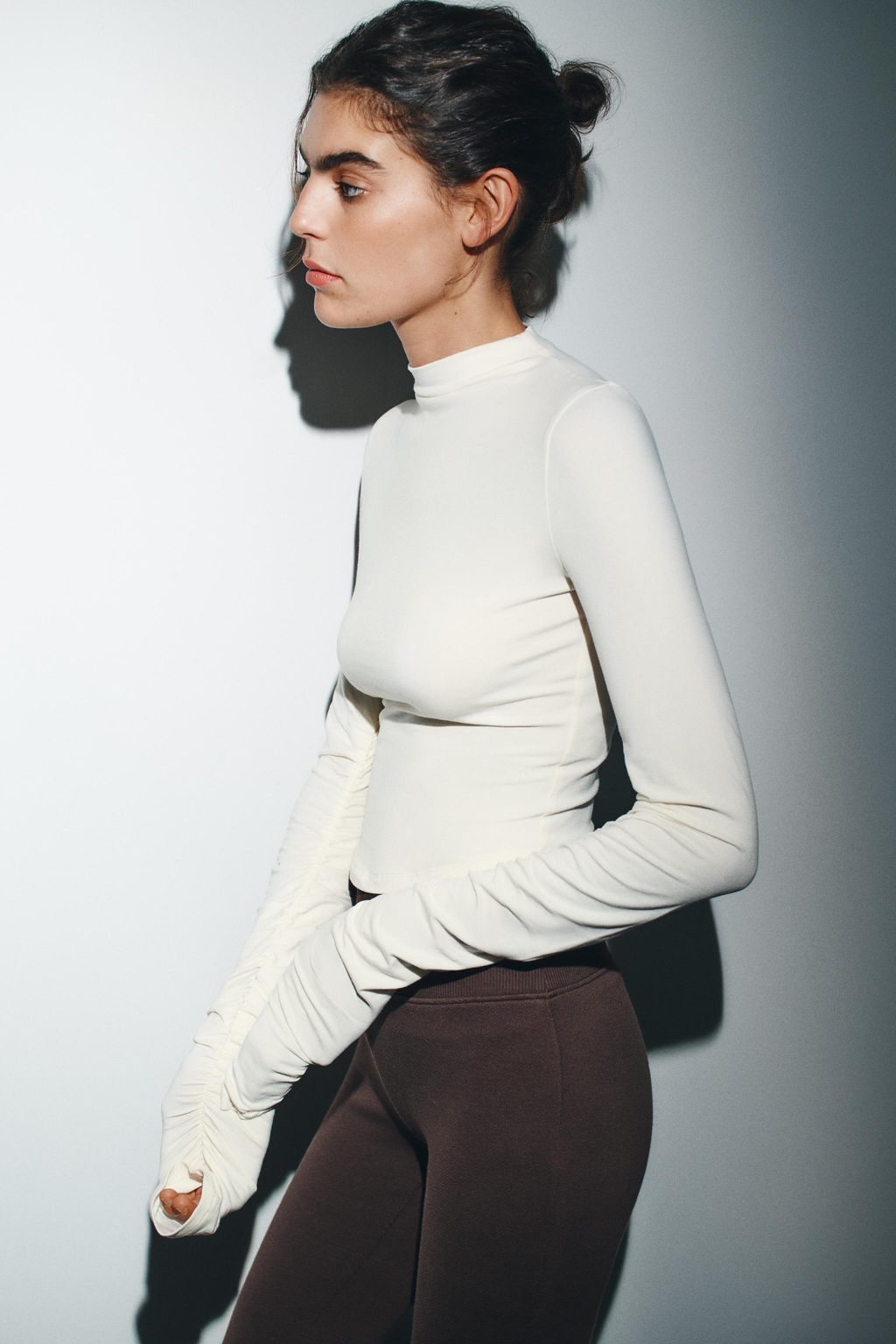 COTTON MODAL RUCHED T-SHIRT - Zara фото 4